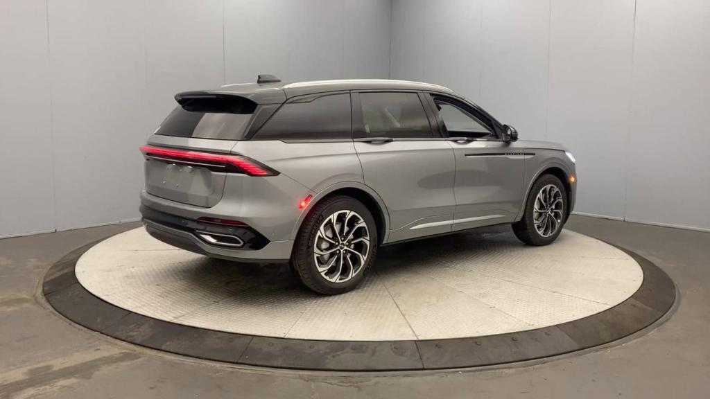 new 2024 Lincoln Nautilus car, priced at $63,020