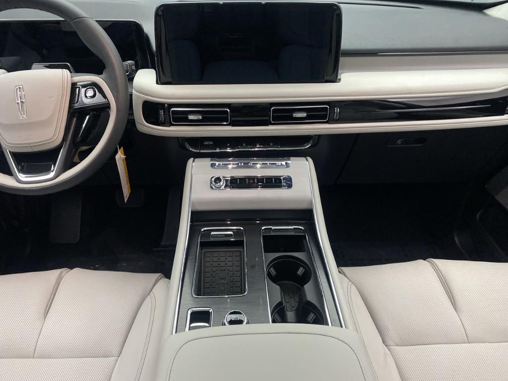 new 2025 Lincoln Aviator car, priced at $80,100