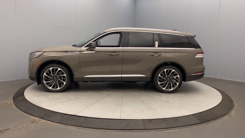 new 2025 Lincoln Aviator car, priced at $80,100