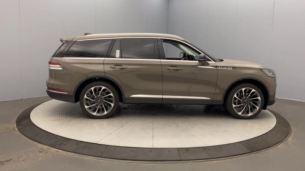 new 2025 Lincoln Aviator car, priced at $80,100
