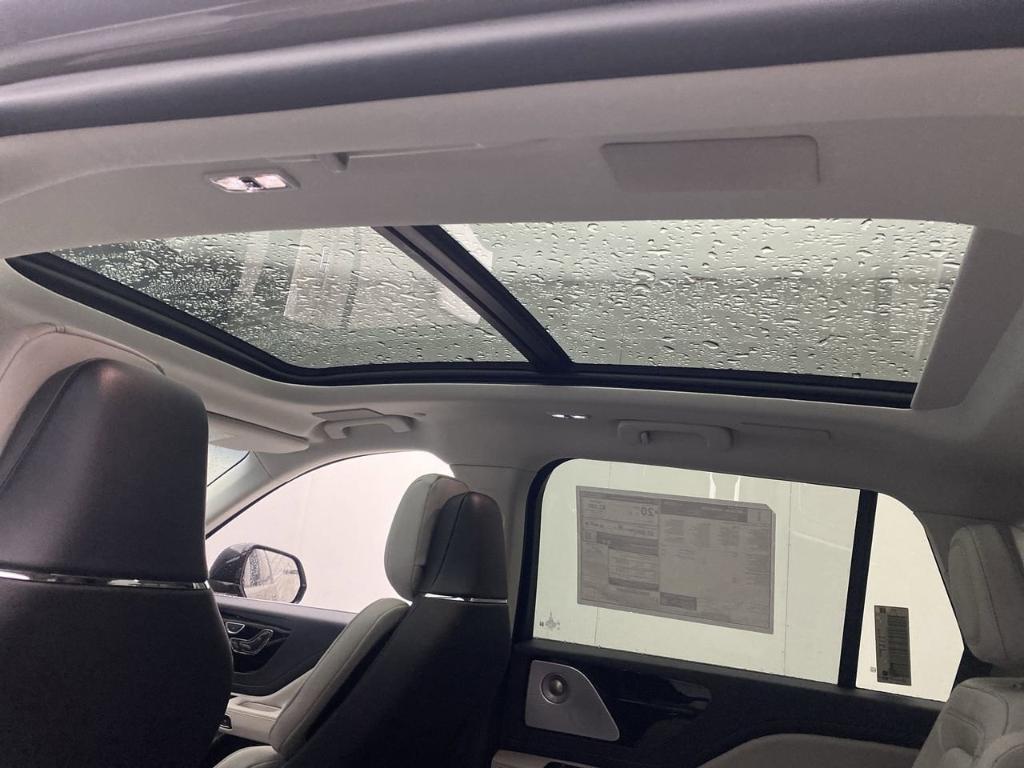 new 2025 Lincoln Aviator car, priced at $80,100
