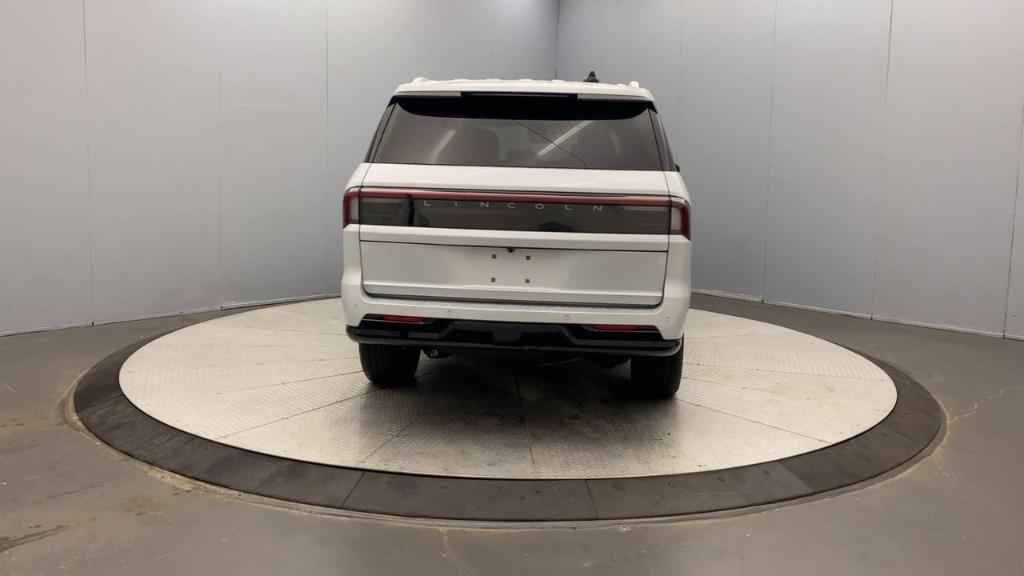 new 2025 Lincoln Navigator car, priced at $106,625