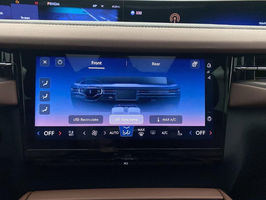 new 2025 Lincoln Navigator car, priced at $106,625
