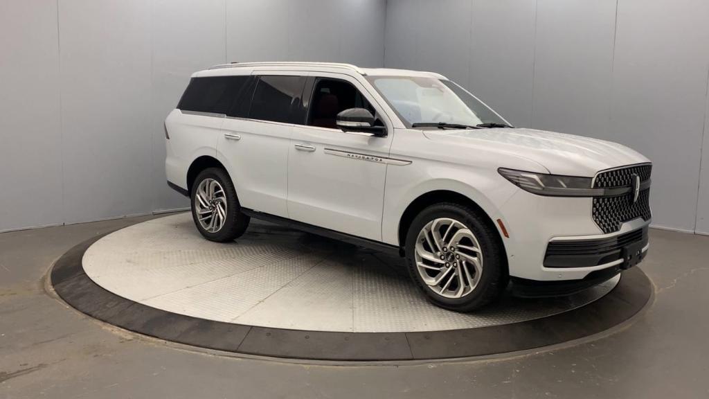 new 2025 Lincoln Navigator car, priced at $106,625