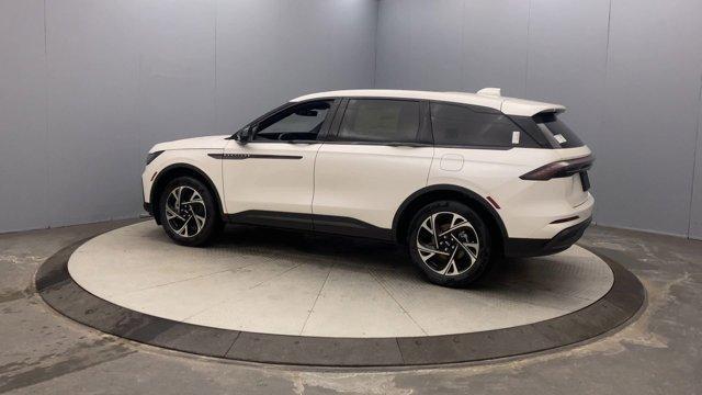 new 2025 Lincoln Nautilus car, priced at $64,270