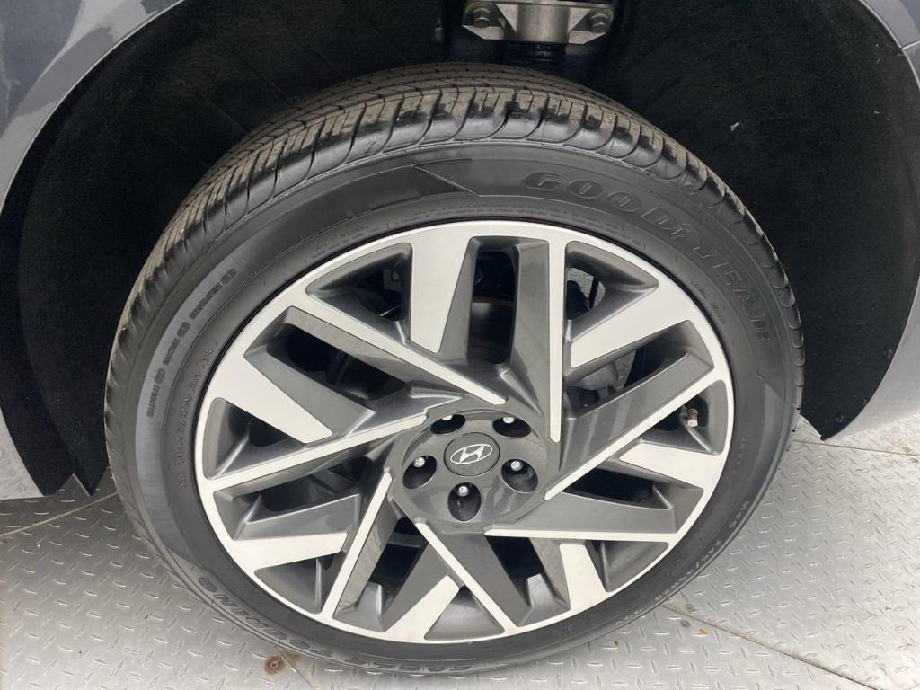 used 2022 Hyundai Santa Fe car, priced at $27,499