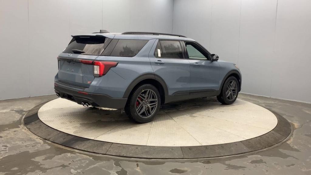 new 2025 Ford Explorer car, priced at $59,957