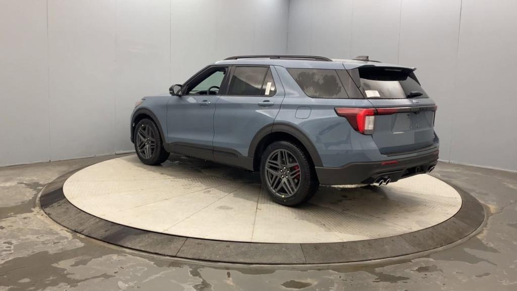 new 2025 Ford Explorer car, priced at $59,957