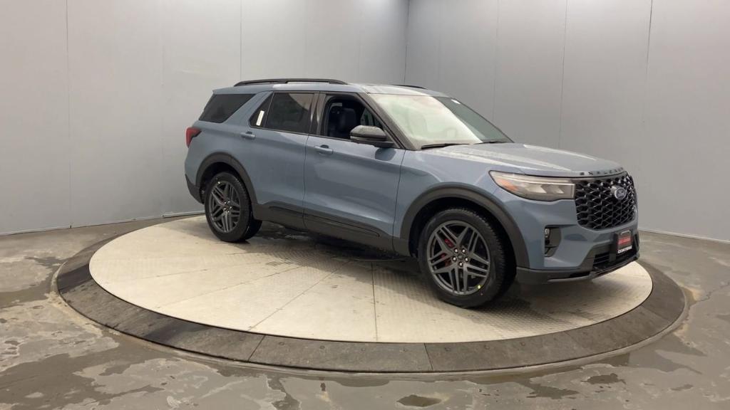 new 2025 Ford Explorer car, priced at $59,957