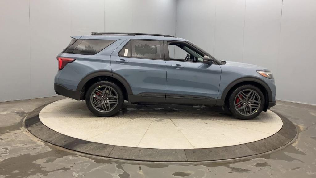 new 2025 Ford Explorer car, priced at $59,957