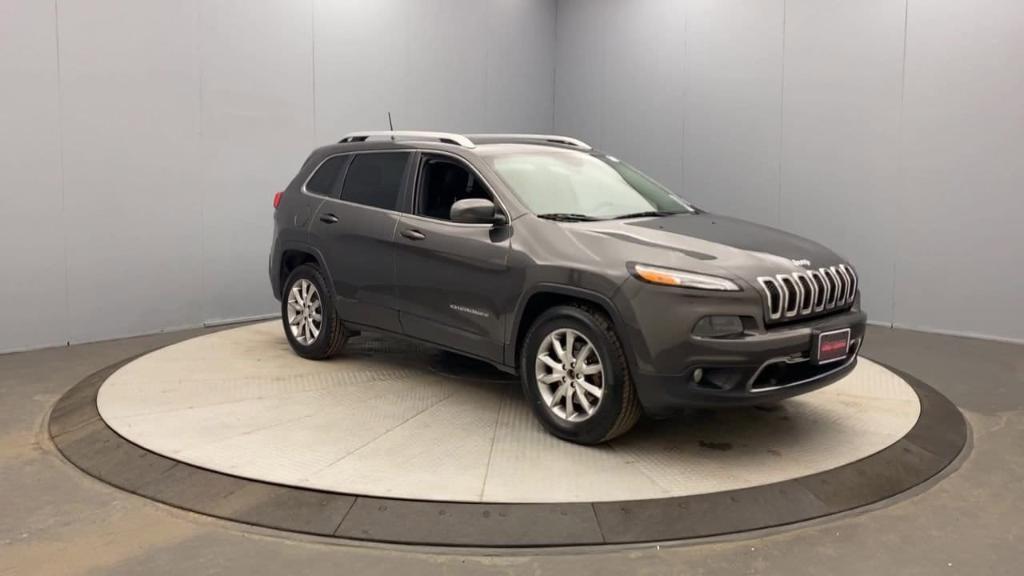 used 2018 Jeep Cherokee car, priced at $18,495
