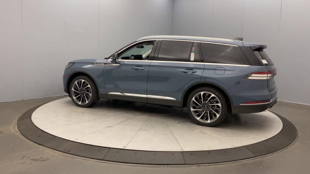 new 2025 Lincoln Aviator car, priced at $82,150