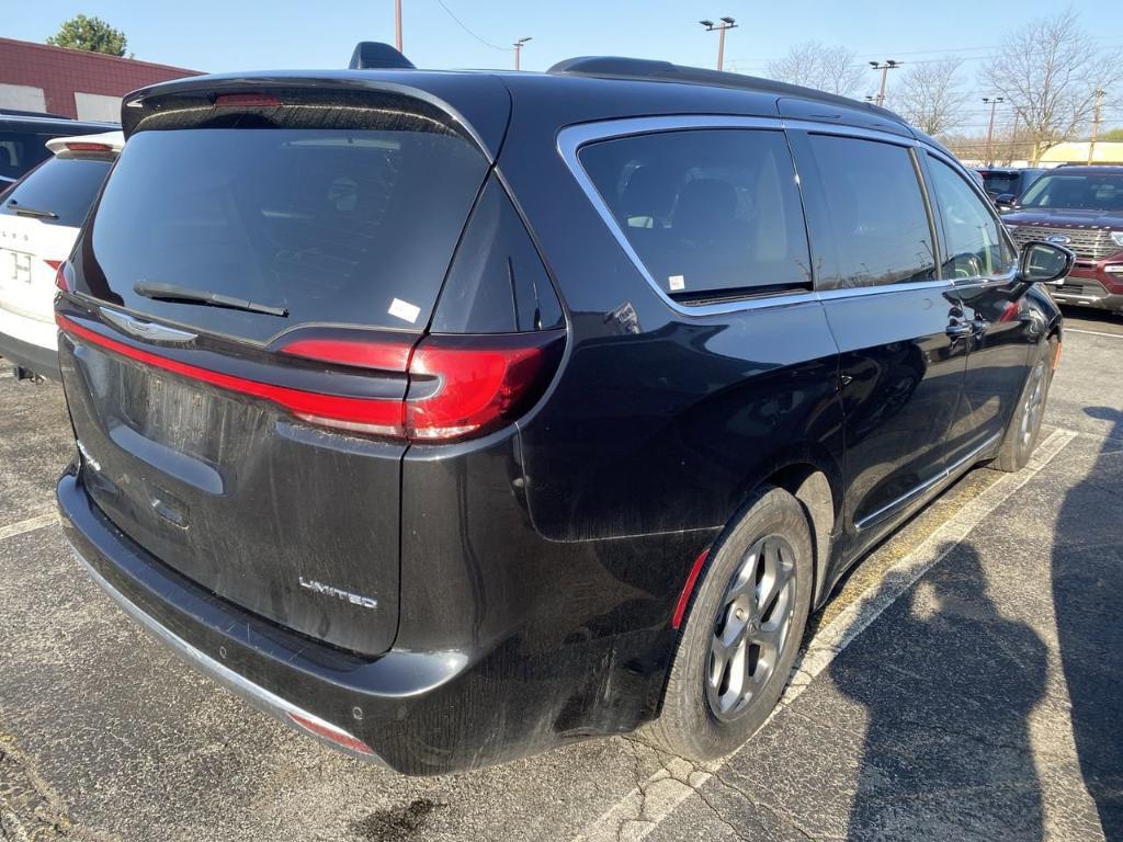 used 2023 Chrysler Pacifica car, priced at $30,995