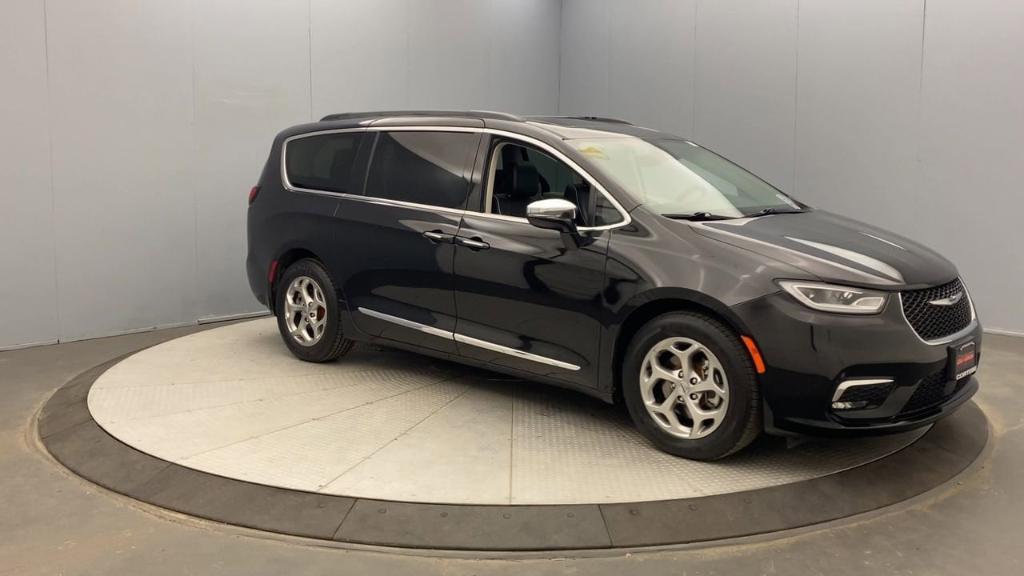 used 2023 Chrysler Pacifica car, priced at $30,995