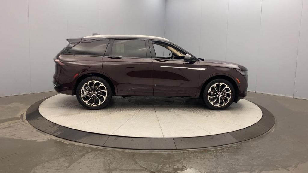 new 2025 Lincoln Nautilus car, priced at $65,455