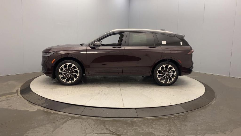 new 2025 Lincoln Nautilus car, priced at $65,455