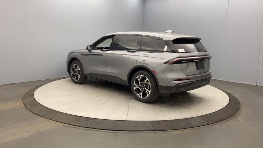 new 2025 Lincoln Nautilus car, priced at $62,270