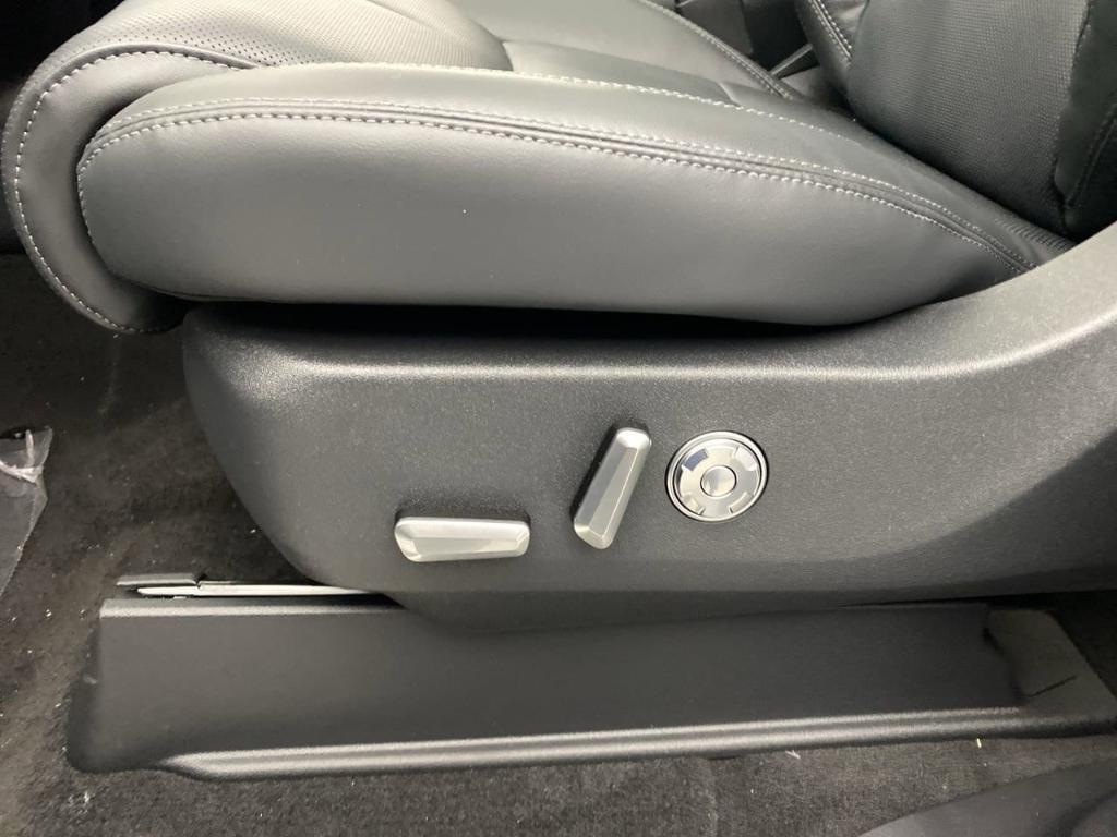 new 2025 Lincoln Navigator L car, priced at $110,075