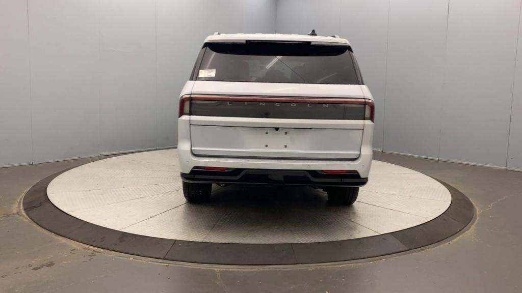 new 2025 Lincoln Navigator L car, priced at $110,075