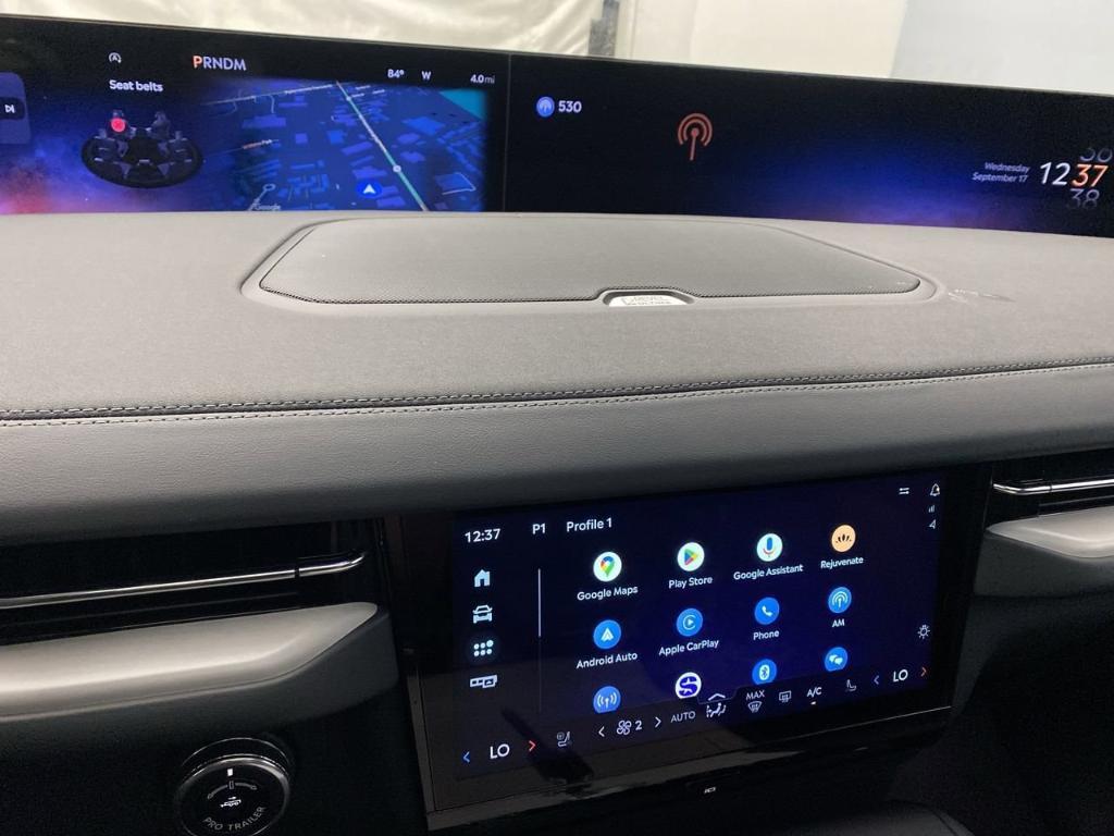 new 2025 Lincoln Navigator car, priced at $105,875