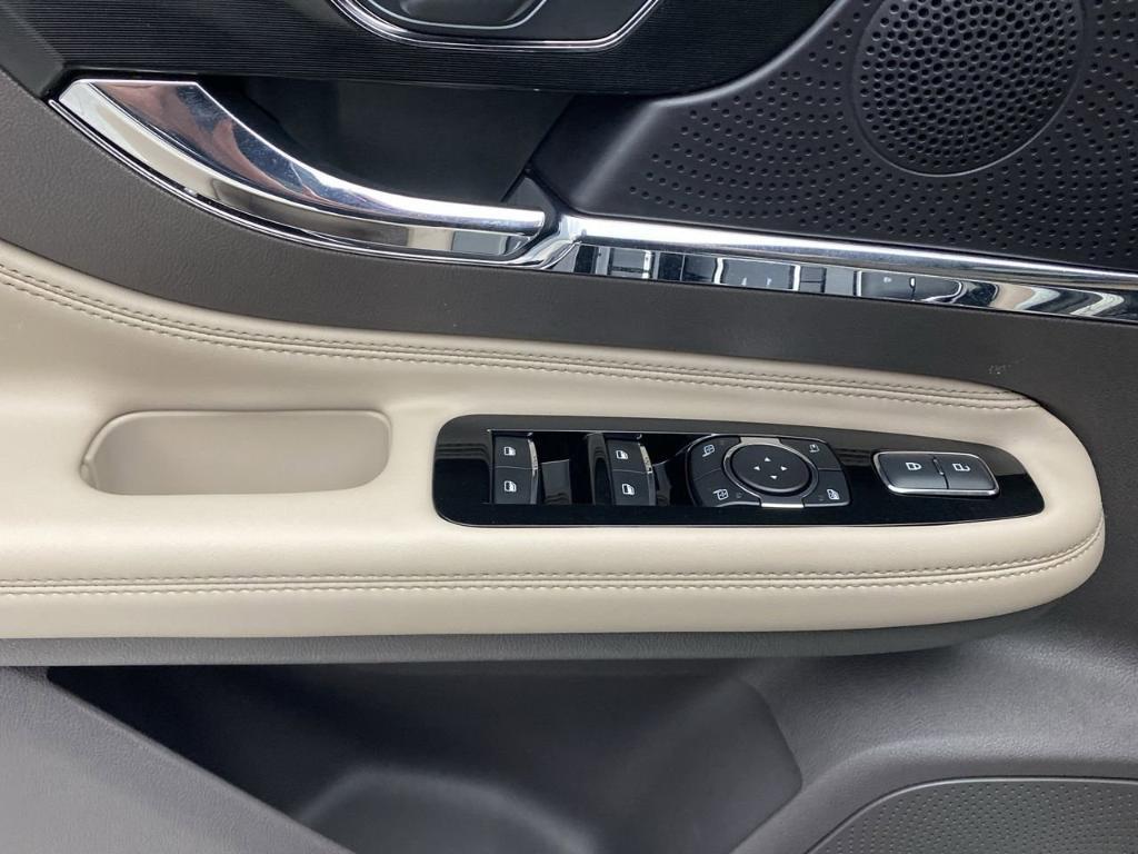 used 2023 Lincoln Corsair car, priced at $35,999
