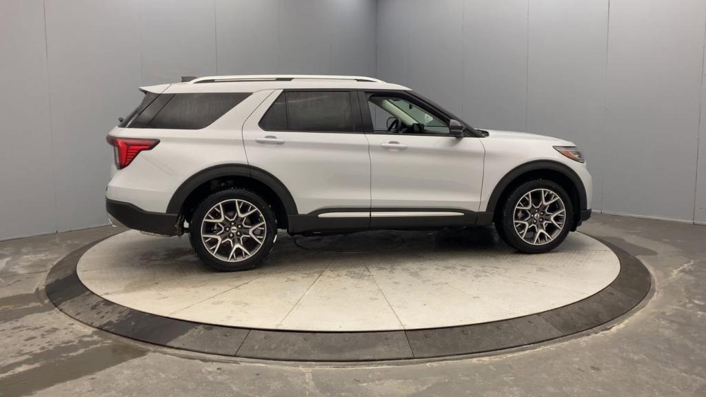 new 2025 Ford Explorer car, priced at $59,554