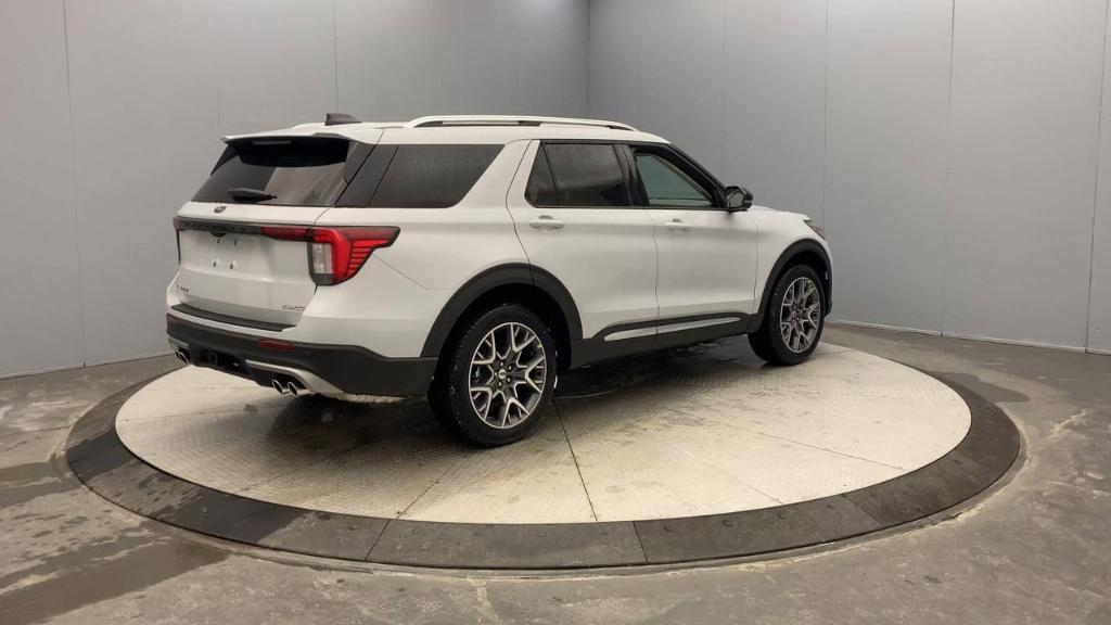 new 2025 Ford Explorer car, priced at $59,554