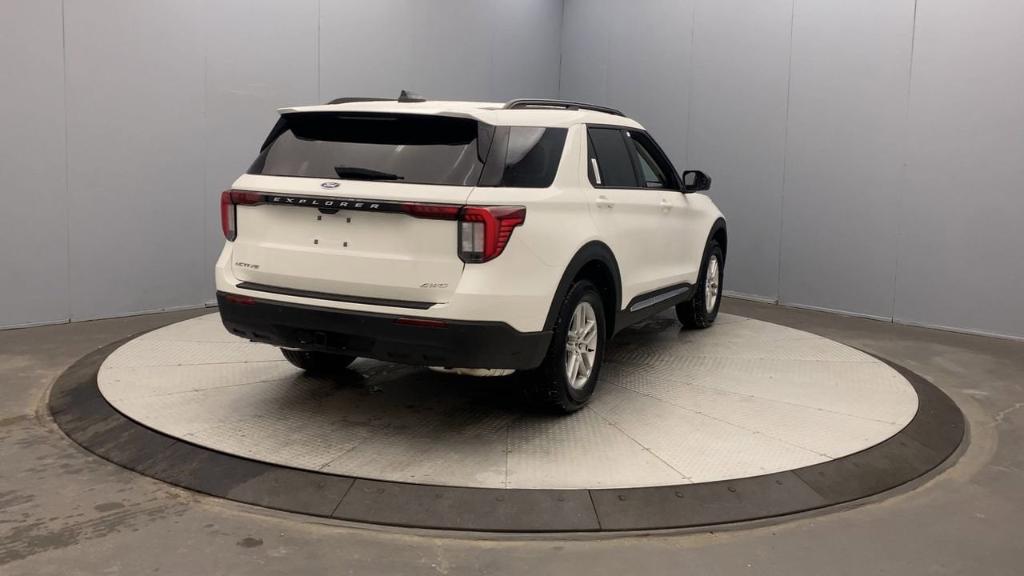 new 2025 Ford Explorer car, priced at $43,590