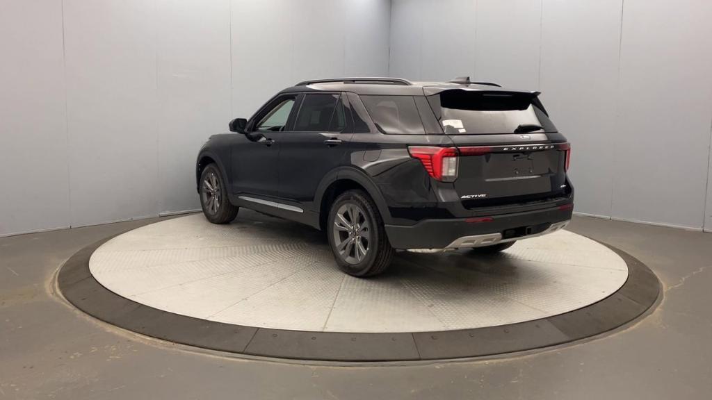 new 2025 Ford Explorer car, priced at $50,080