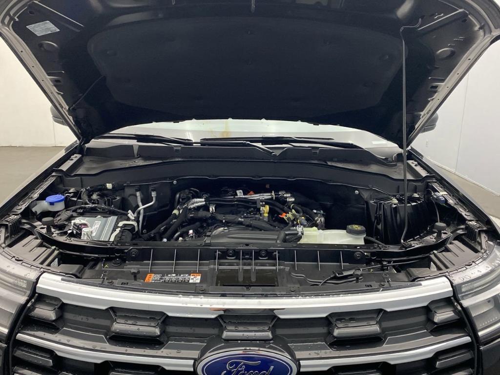 new 2025 Ford Explorer car, priced at $50,080