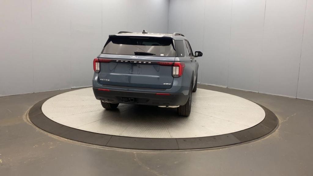 new 2025 Ford Explorer car, priced at $44,640