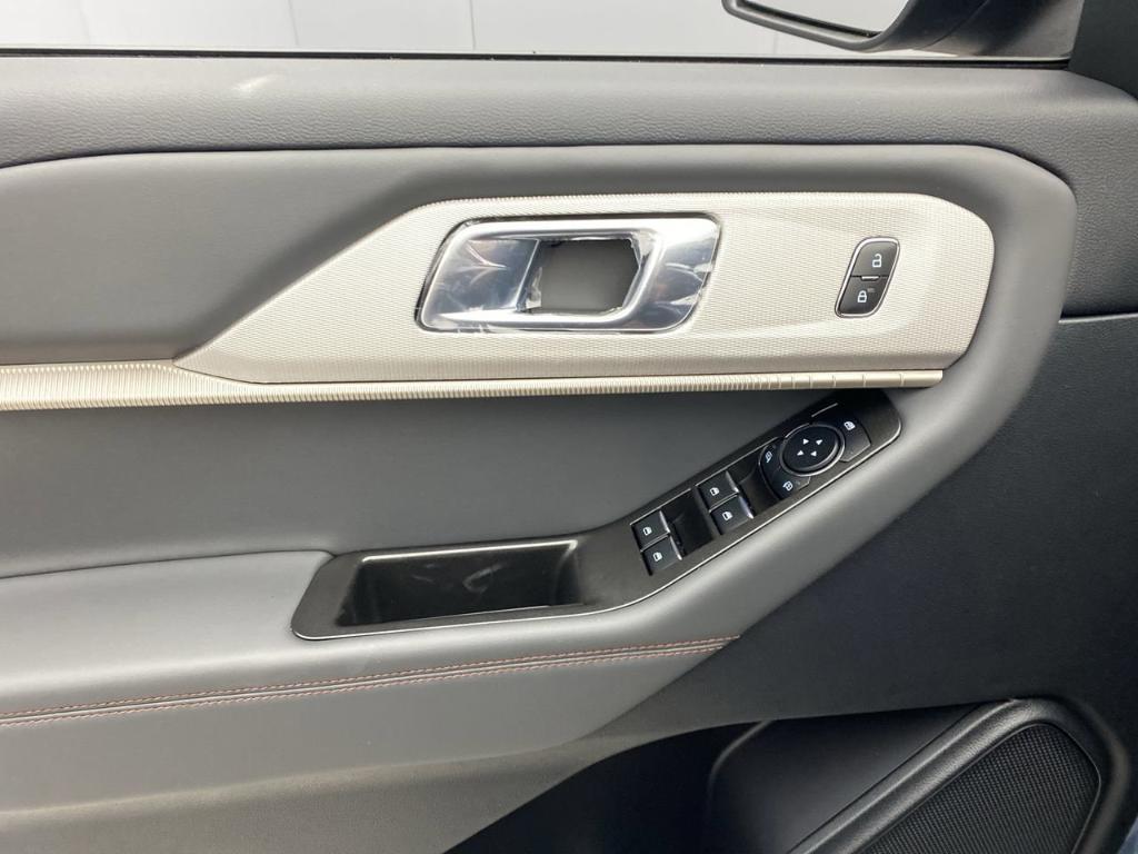 new 2025 Ford Explorer car, priced at $44,640