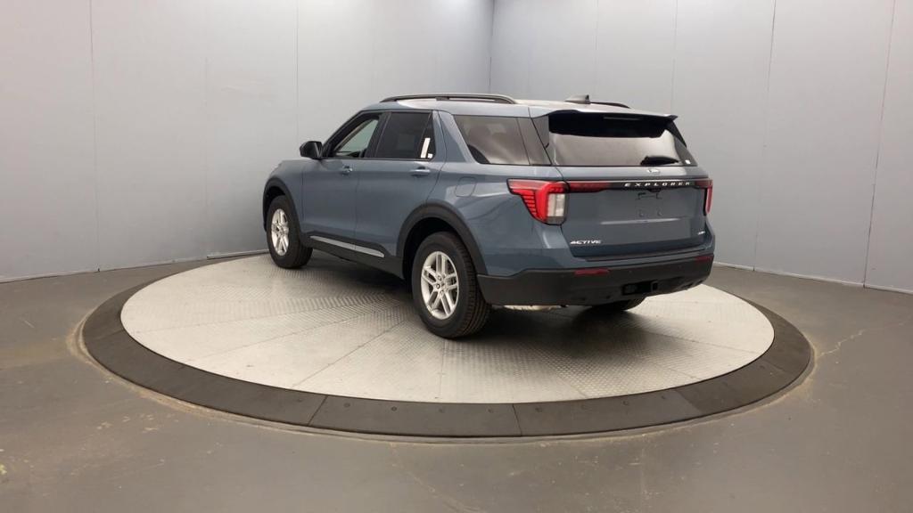 new 2025 Ford Explorer car, priced at $44,640