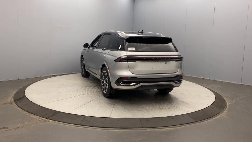 new 2025 Lincoln Nautilus car, priced at $62,705