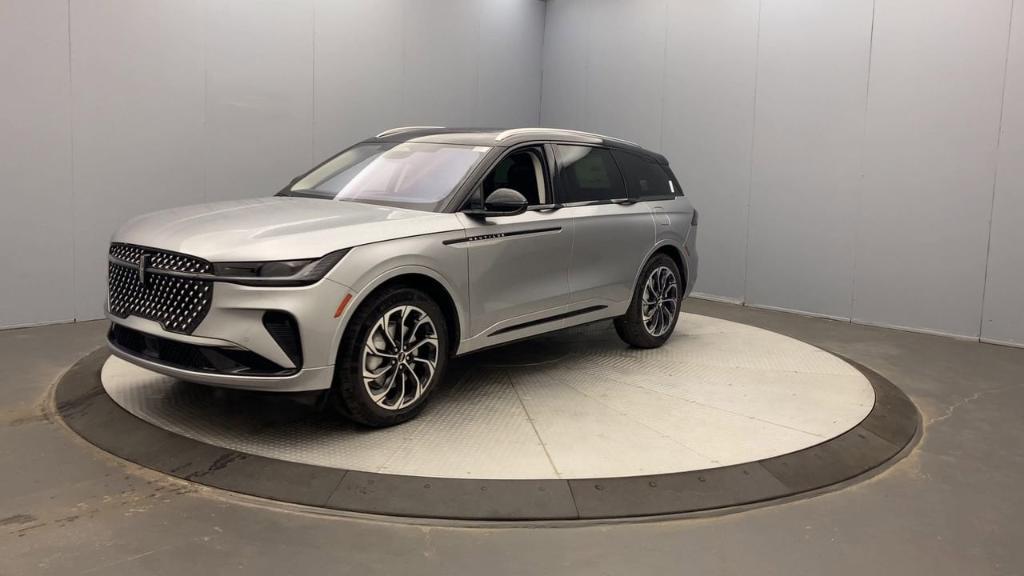 new 2025 Lincoln Nautilus car, priced at $62,705
