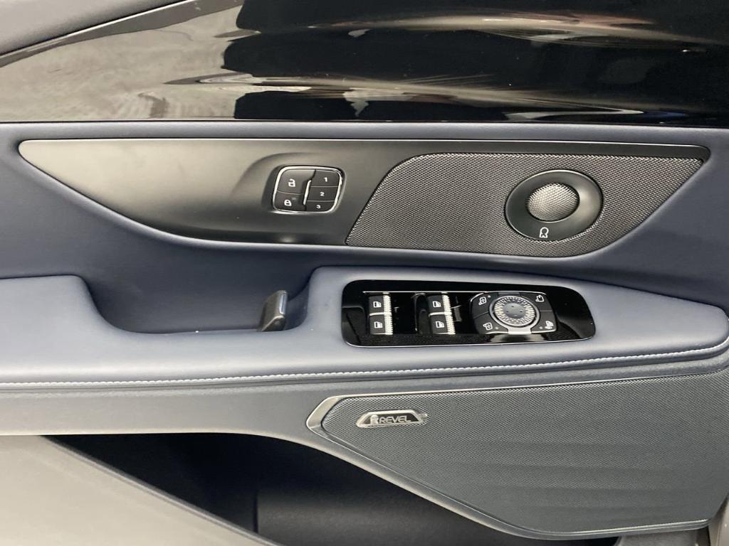 new 2025 Lincoln Nautilus car, priced at $62,705