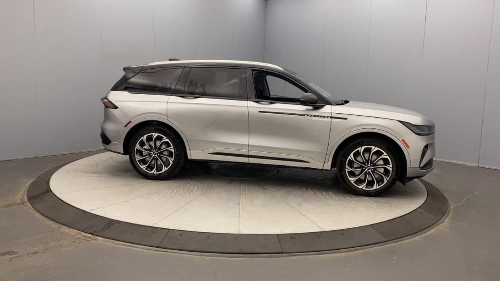 new 2025 Lincoln Nautilus car, priced at $62,705