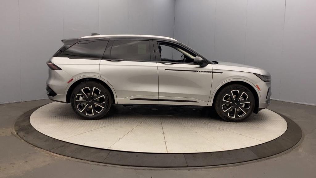 new 2025 Lincoln Nautilus car, priced at $63,455
