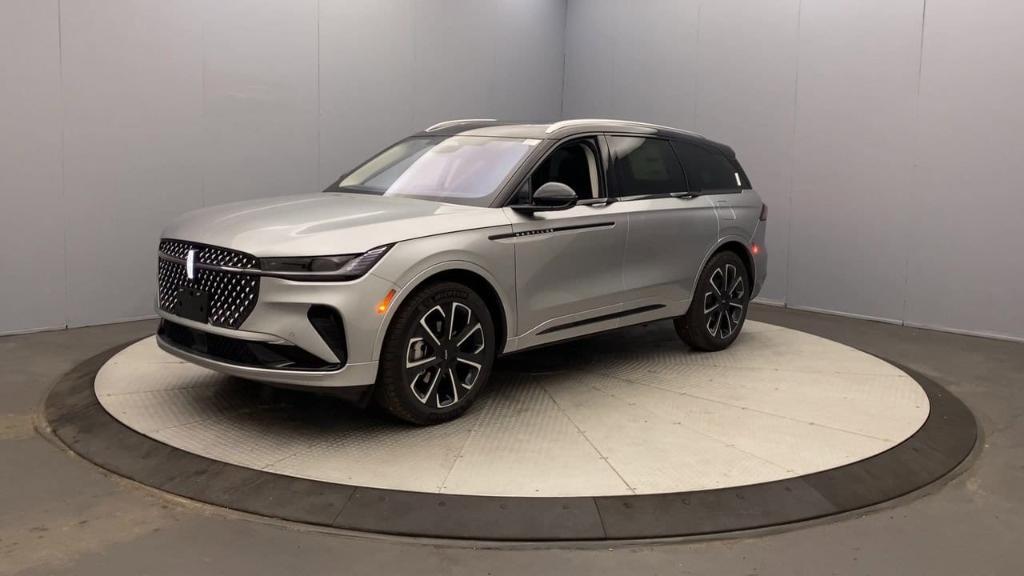new 2025 Lincoln Nautilus car, priced at $63,455