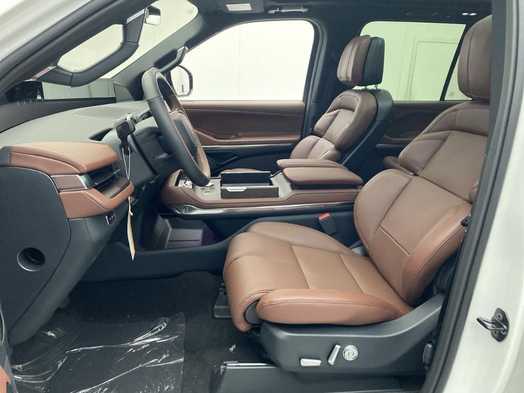 new 2025 Lincoln Navigator car, priced at $103,875