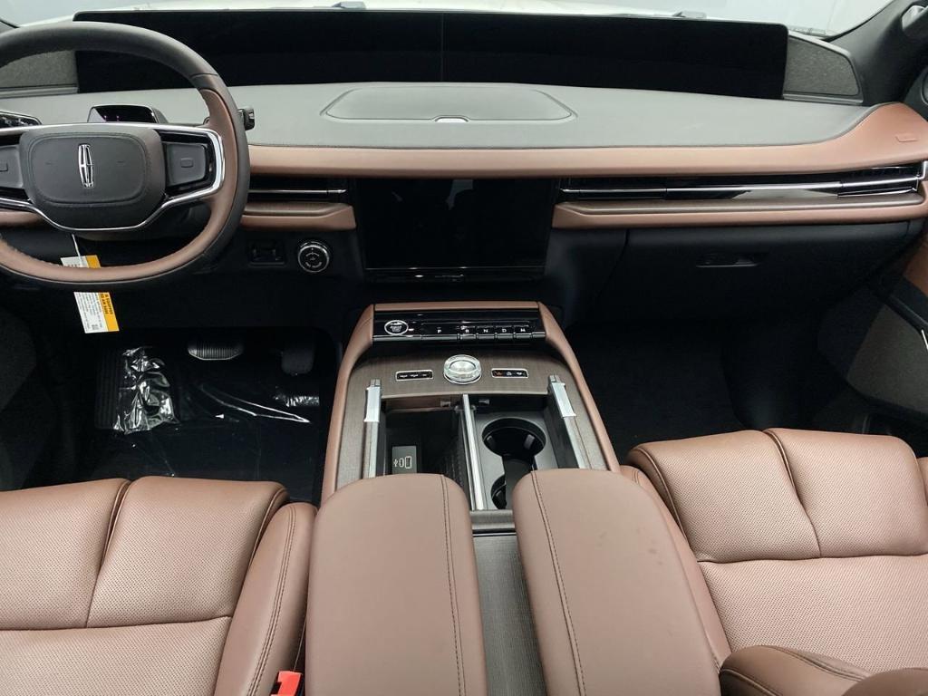 new 2025 Lincoln Navigator car, priced at $103,875