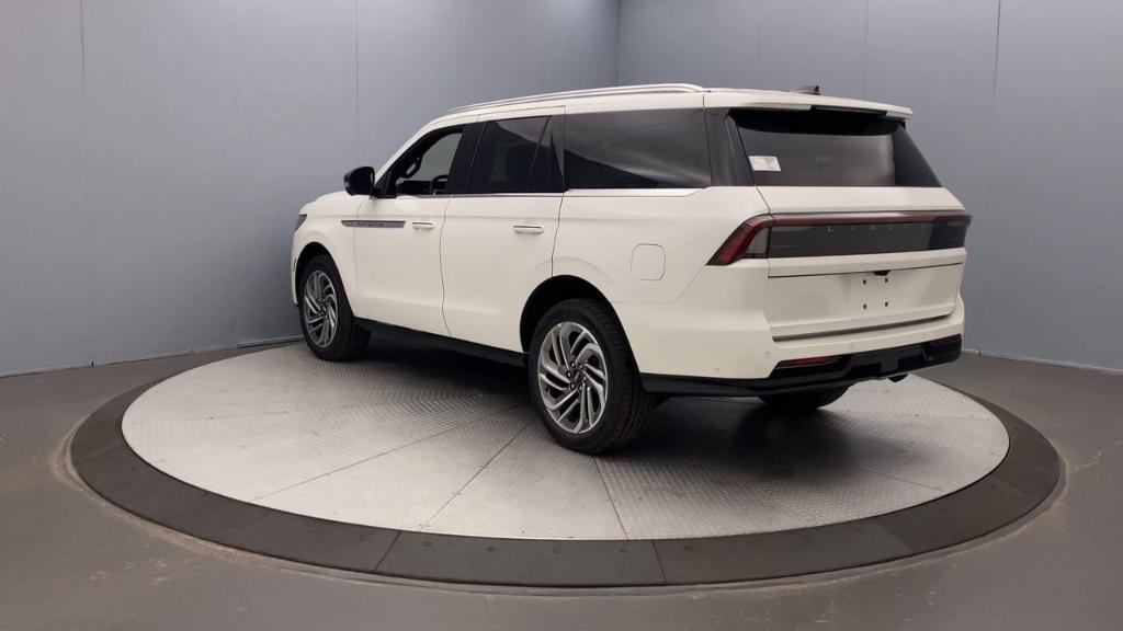 new 2025 Lincoln Navigator car, priced at $103,875