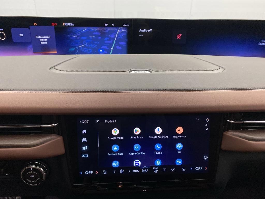 new 2025 Lincoln Navigator car, priced at $103,875