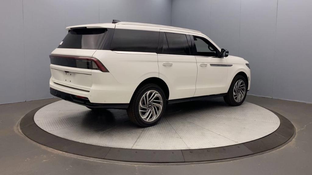new 2025 Lincoln Navigator car, priced at $103,875