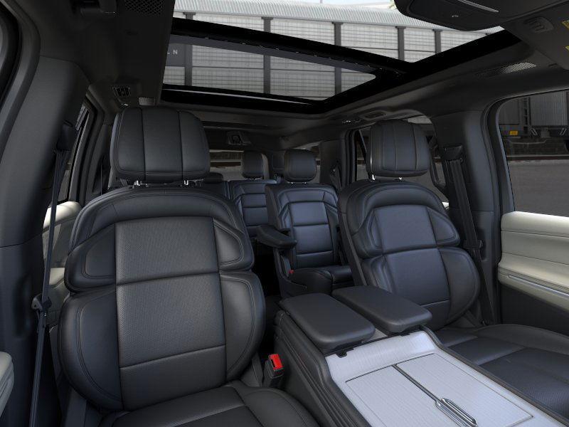 new 2025 Lincoln Navigator car, priced at $106,035