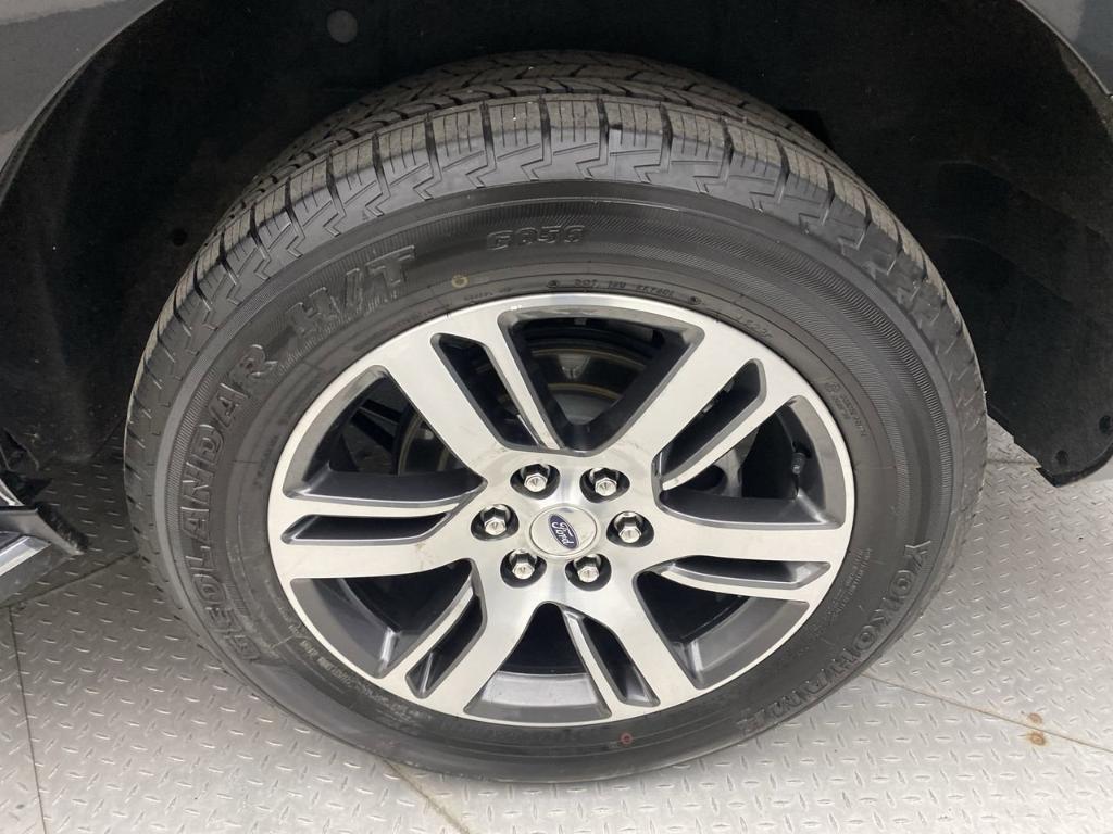 used 2022 Ford Expedition car, priced at $42,995
