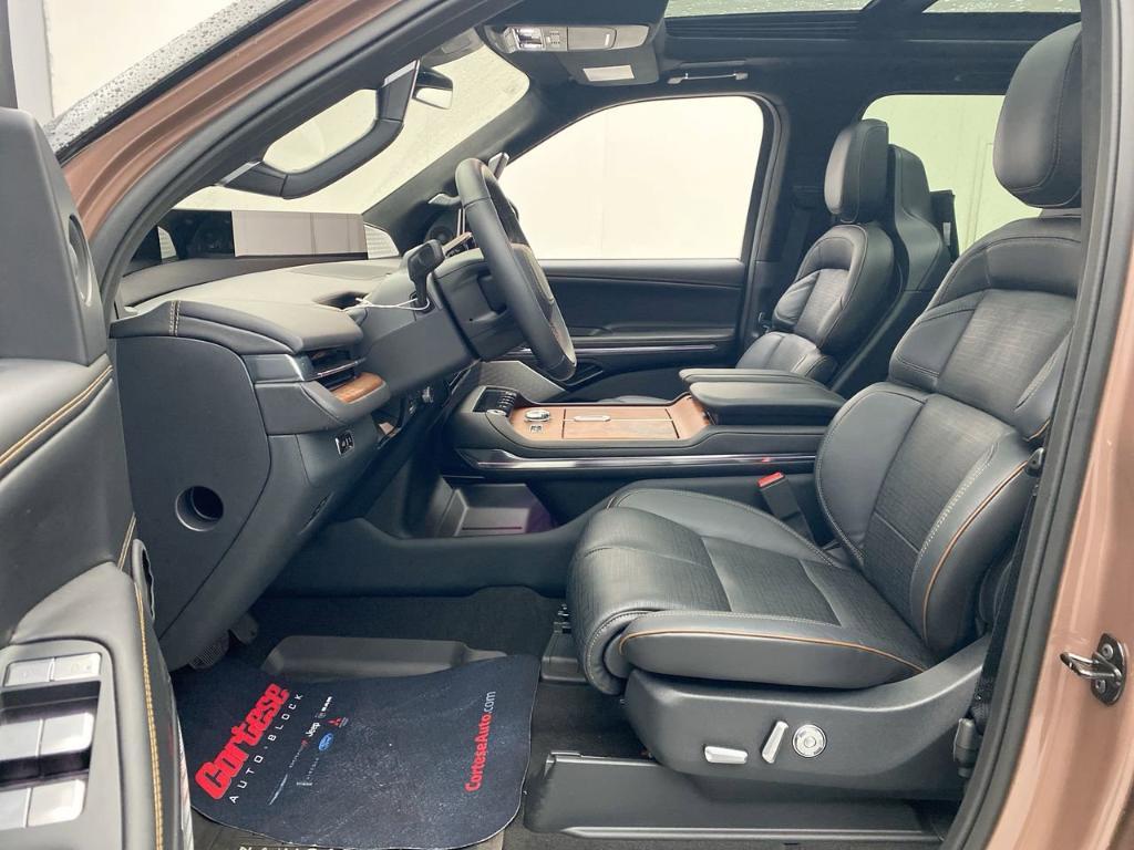 new 2025 Lincoln Navigator L car, priced at $130,050