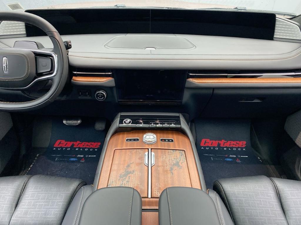 new 2025 Lincoln Navigator L car, priced at $130,050