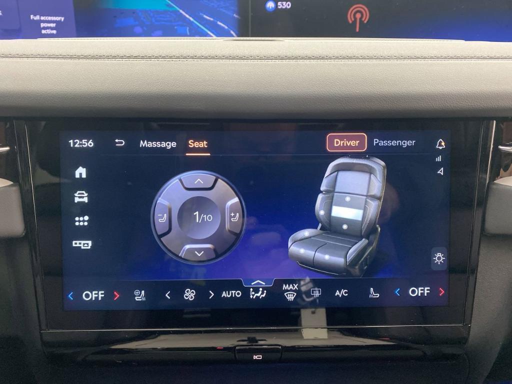 new 2025 Lincoln Navigator car, priced at $10,585