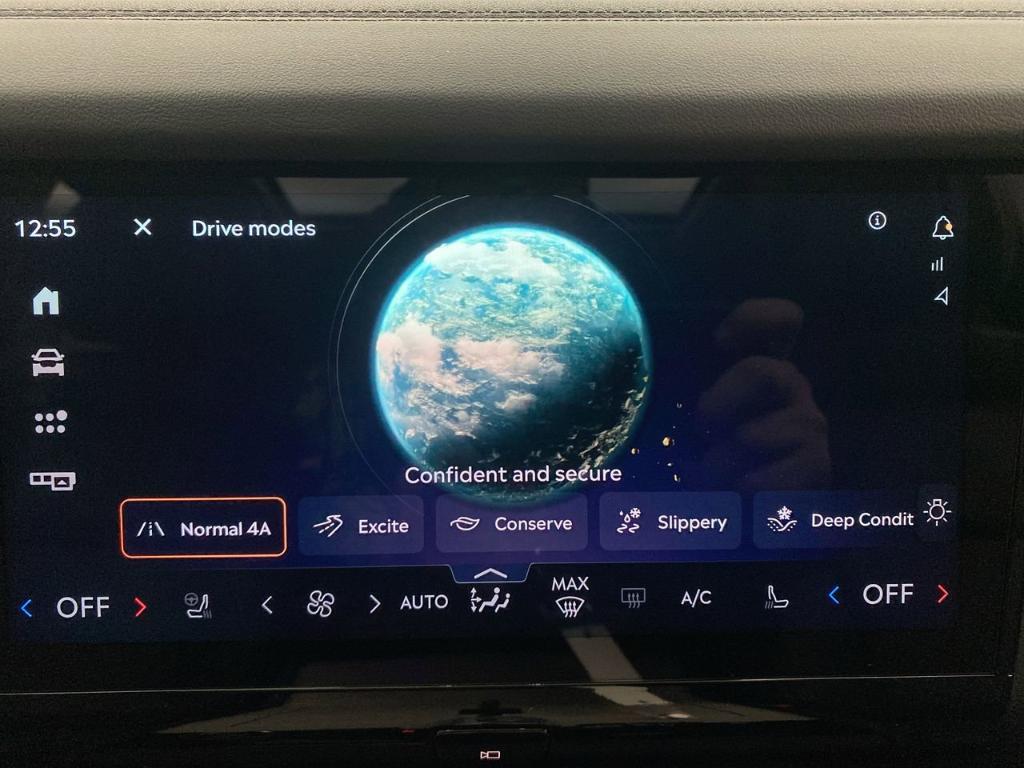 new 2025 Lincoln Navigator car, priced at $10,585